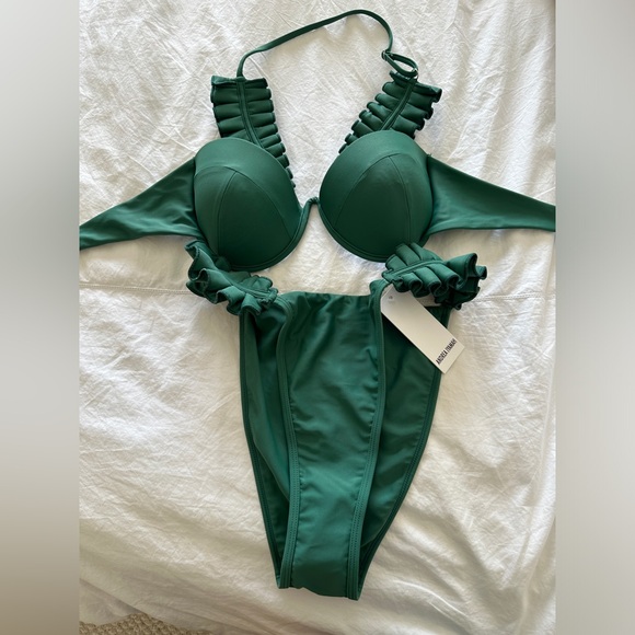 NWT Andrea Iyamah Salama Women’s Ruffled High Cut Swimsuit Sz Large - Picture 5 of 8
